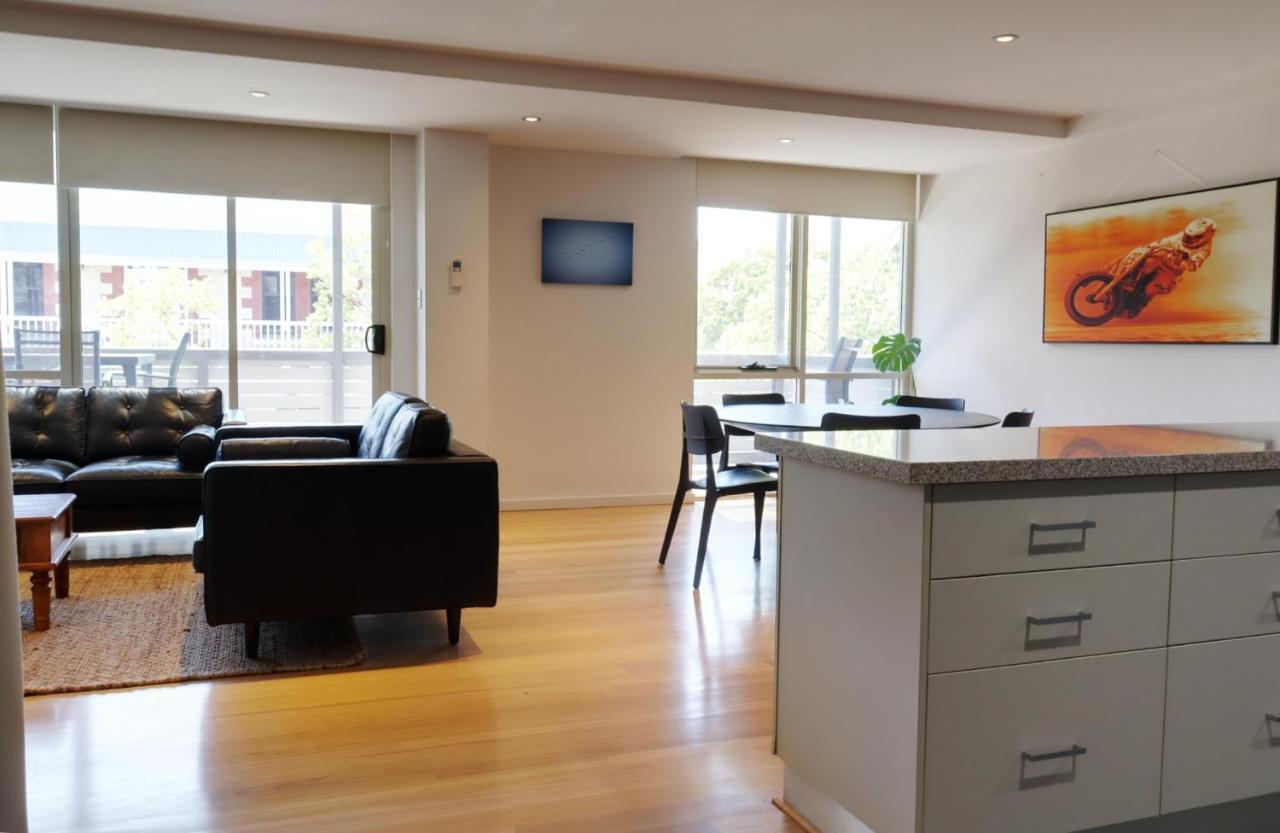 Fiveways Balcony, King Bed, Chef'S Kitchen Appartement Fremantle Buitenkant foto